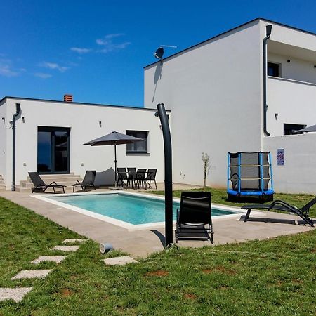 Ferienhaus Mit Privatpool Fuer 4 Personen Ca 60 Qm In Sisan, Istrien Suedkueste Von Istrien Exterior photo