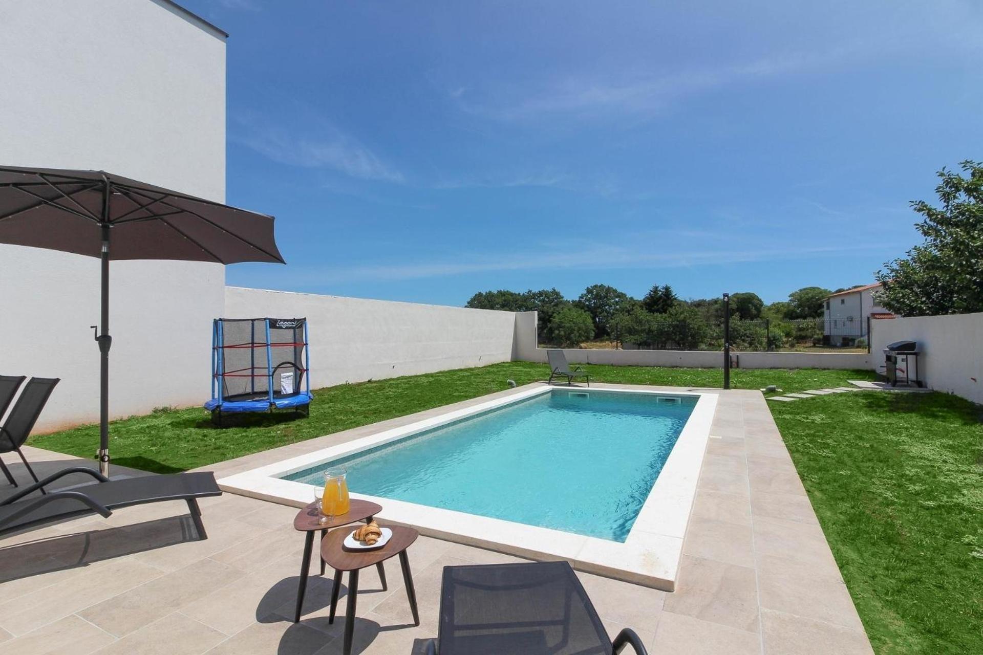 Ferienhaus Mit Privatpool Fuer 4 Personen Ca 60 Qm In Sisan, Istrien Suedkueste Von Istrien Exterior photo
